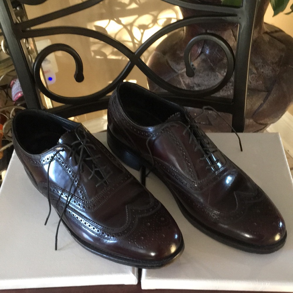 Florshelm wing tip men’s burgundy shoes Size 10